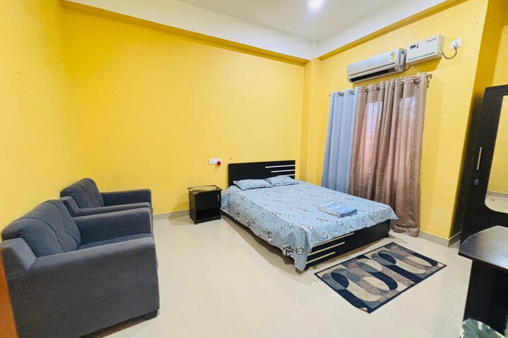 Room 4 of 16