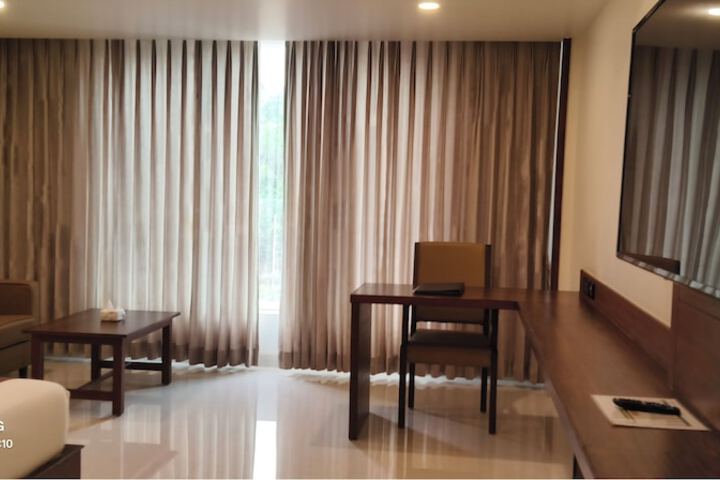 Room 28 of 80