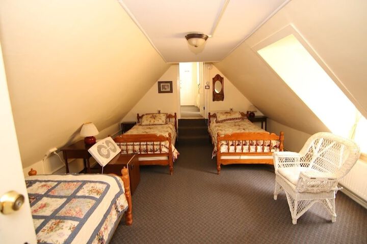 Room 55 of 165