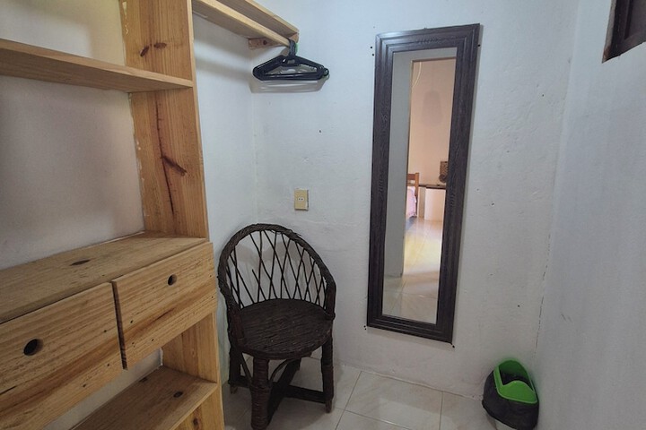 Room 25 of 59