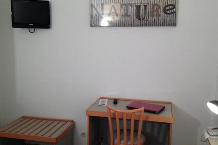 Room 12 of 51