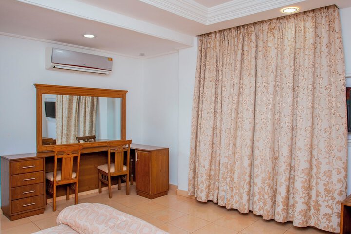 Room 35 of 99