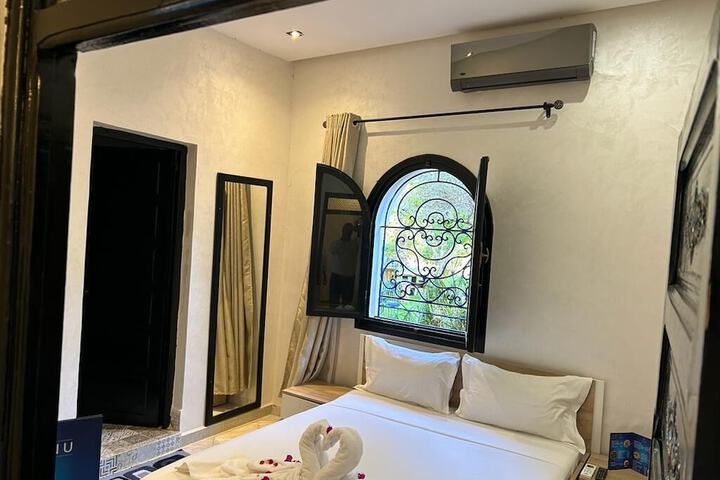 Room 13 of 26