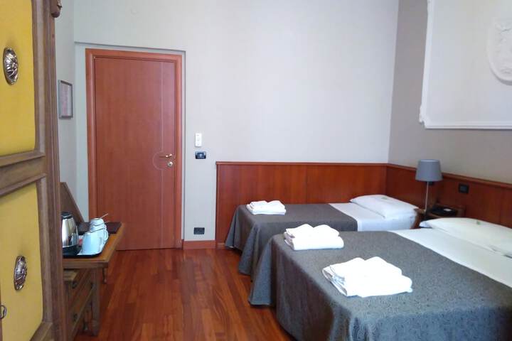 Room 14 of 33