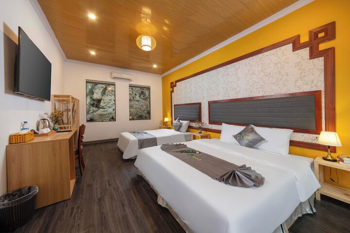 Room 14 of 77