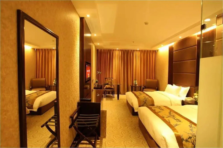 Room 5 of 19