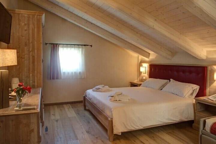 Room 7 of 70