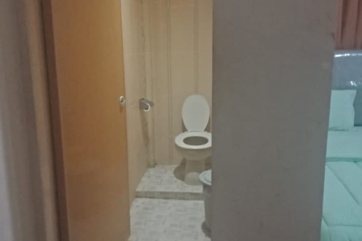 Room 9 of 14