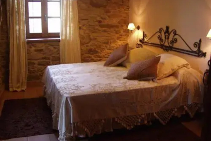 Room 4 of 10