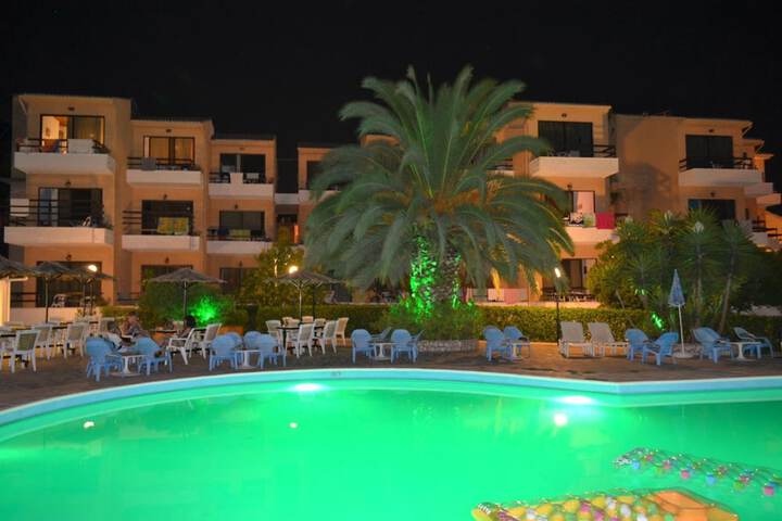 Pool 31 of 44