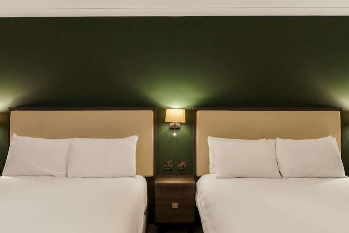 Room 17 of 155