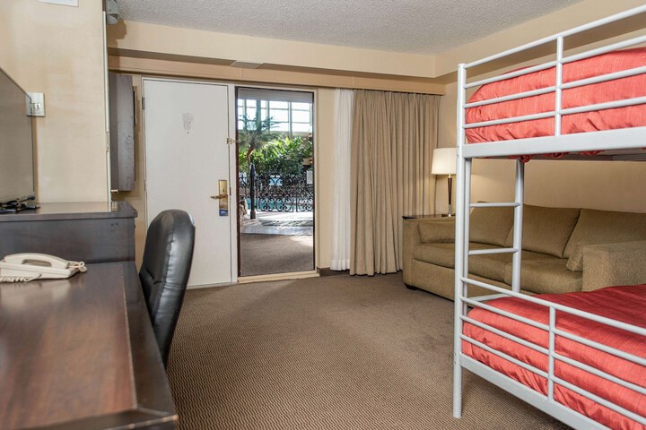 Room 28 of 44