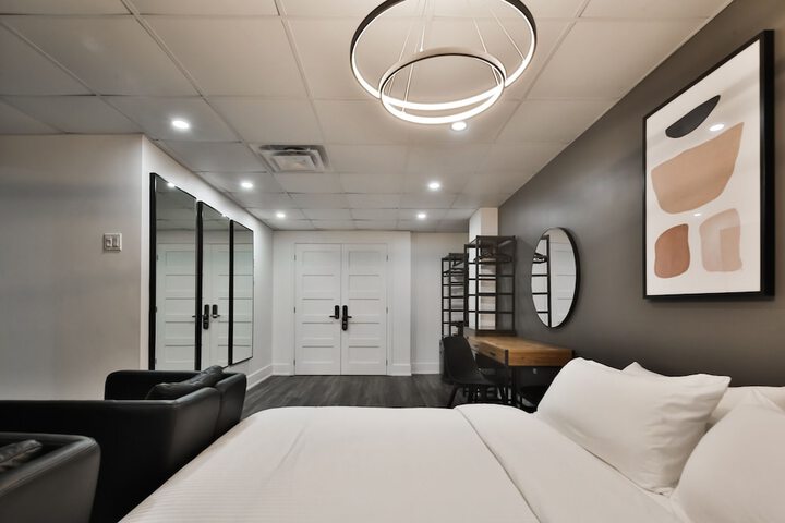 Room 33 of 55