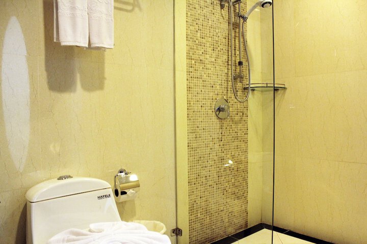 Clean Restrooms