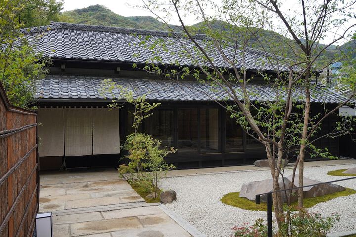 Room 4 of 65