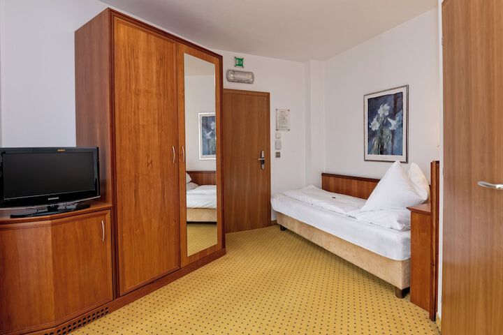Room 17 of 62