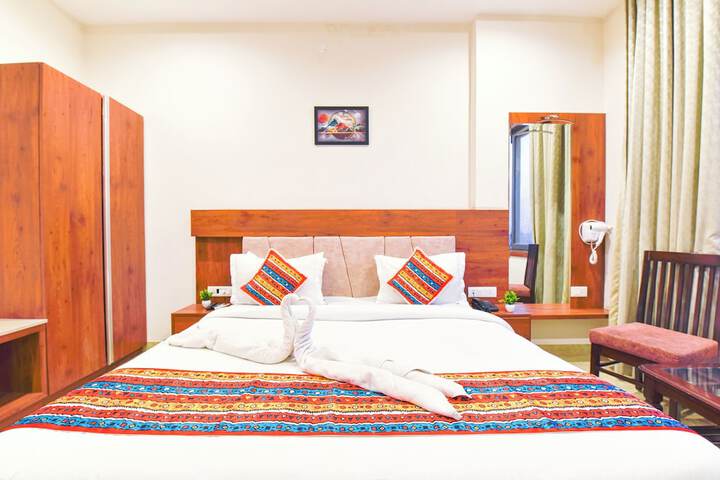 Room 15 of 33
