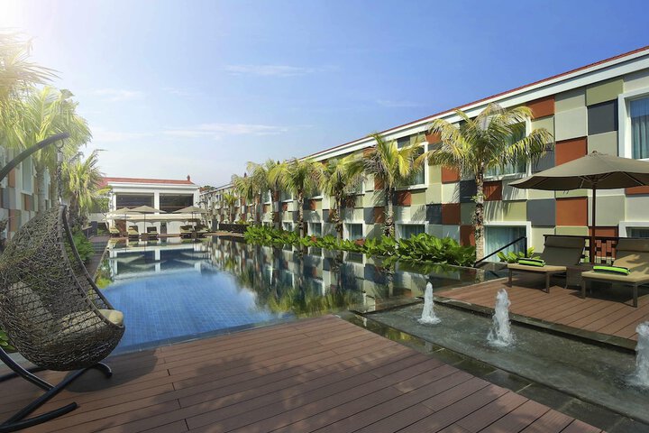 Pool Hotel