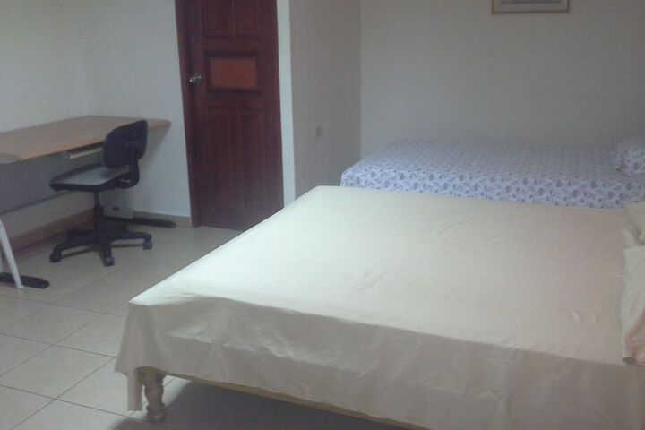 Room 11 of 32