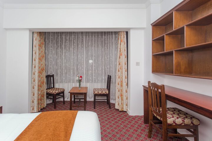 Room 18 of 93