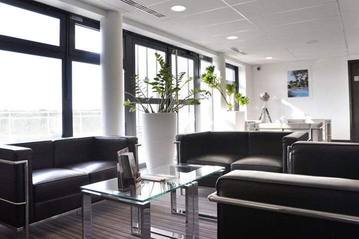 Entrance & Lobby