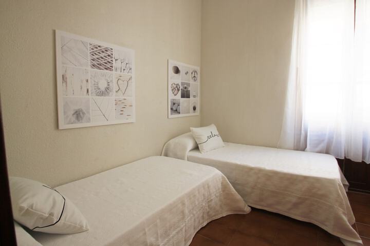 Room 16 of 24