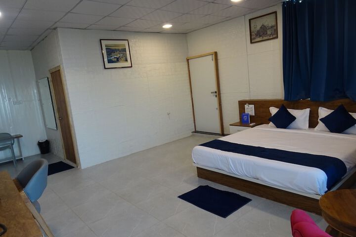 Room 4 of 35