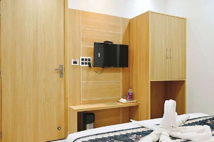 Room 8 of 22