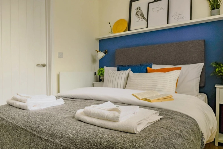 Room 2 of 11