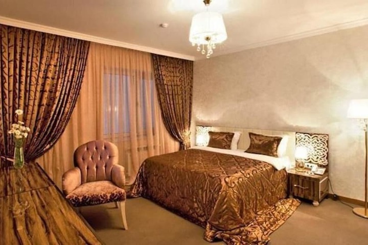 Room 8 of 24