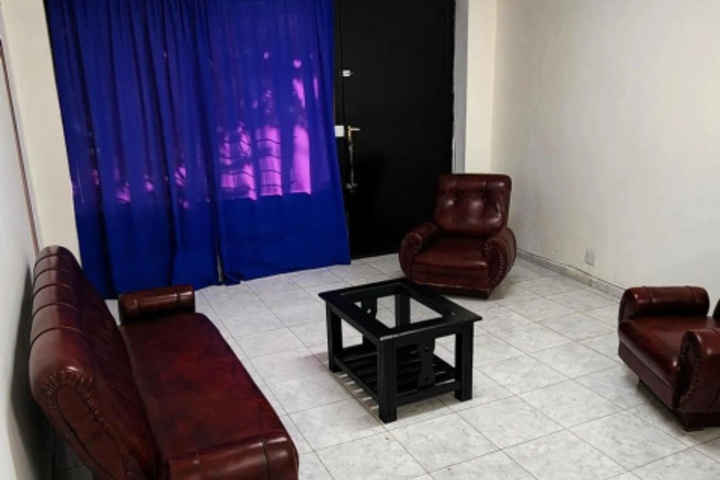 Room 9 of 12