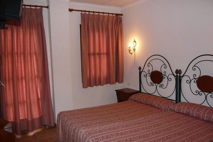 Room 5 of 40