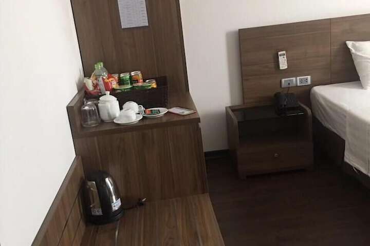Room 18 of 48