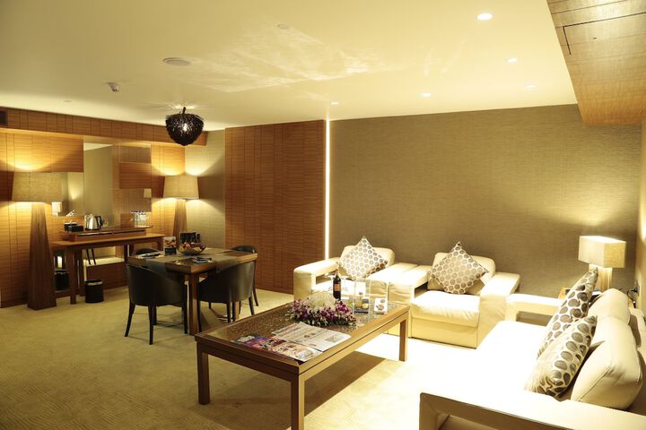 Room 13 of 84