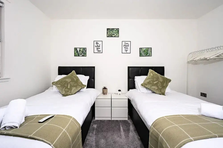 Room 5 of 20