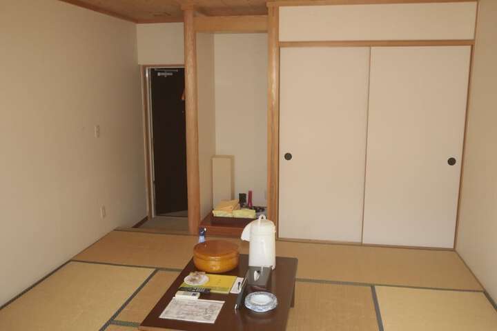 Room 5 of 45