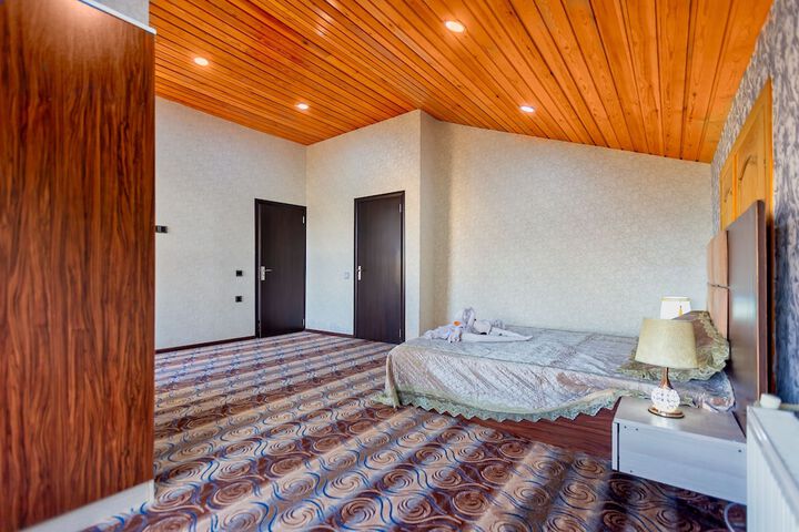 Room 18 of 63