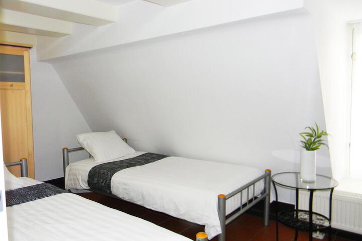 Room 116 of 162