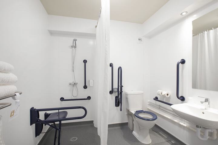 Room 13 of 26