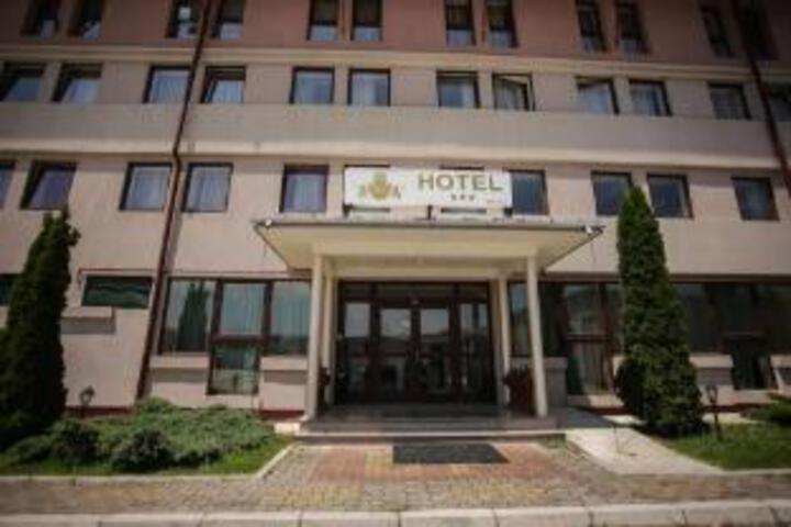 Hotel 8 of 23