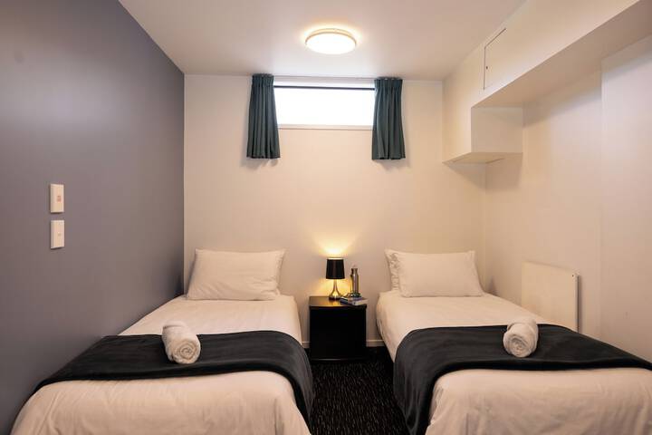 Room 7 of 25