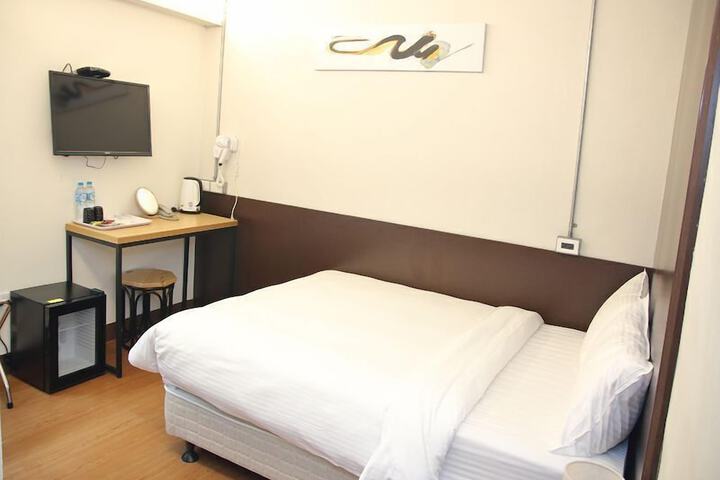 Room 15 of 41