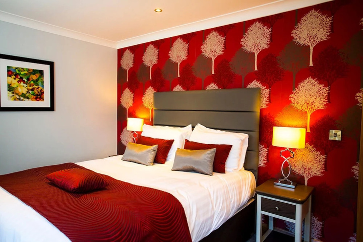 Room 5 of 20
