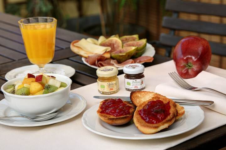 Breakfast/Coffee Service 37 of 46
