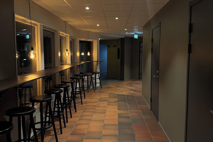 Lounge 59 of 63