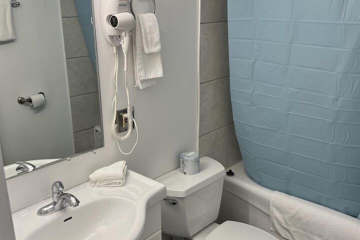 Room 44 of 65
