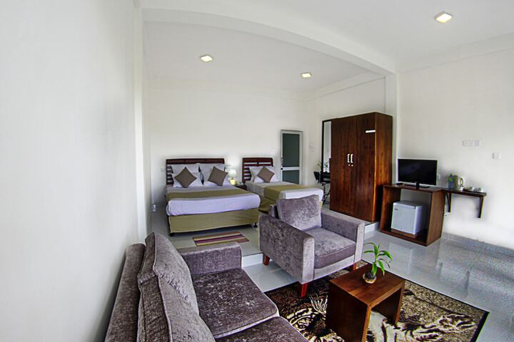 Room 11 of 27