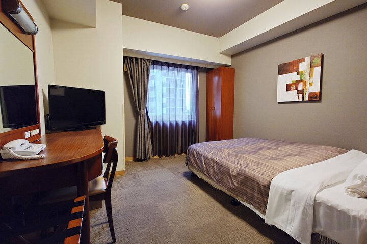 Room 11 of 30