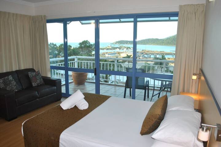 Room 2 of 55