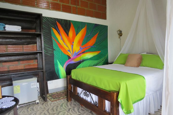 Room 3 of 28